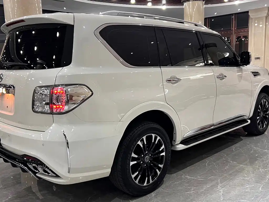 Nissan Patrol — миниатюра 4