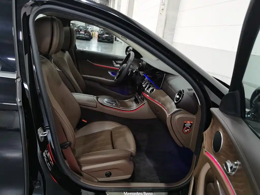 Mercedes-Benz E-Class — миниатюра 23