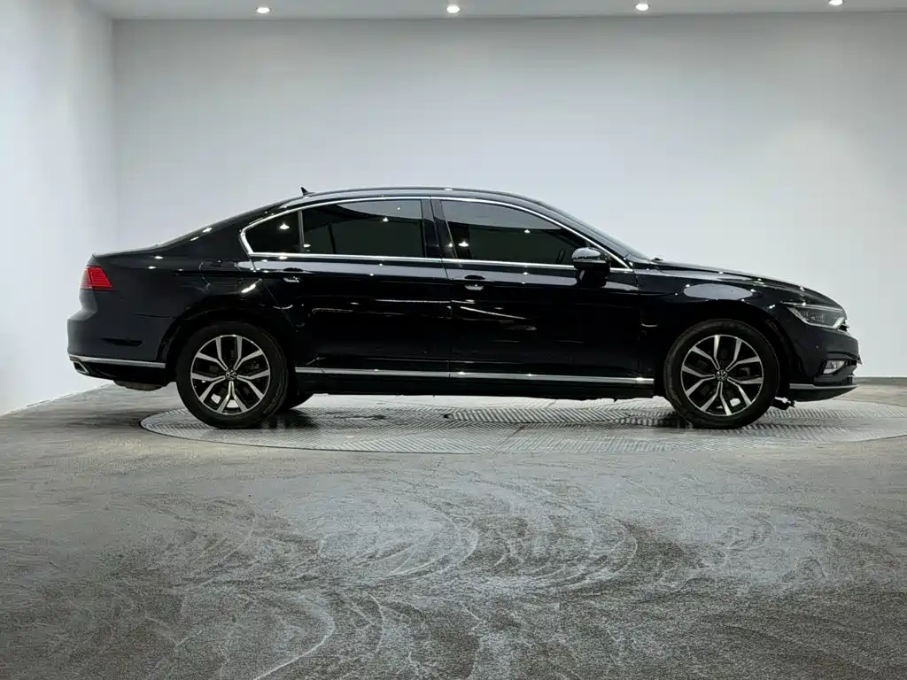 Volkswagen Magotan — миниатюра 4