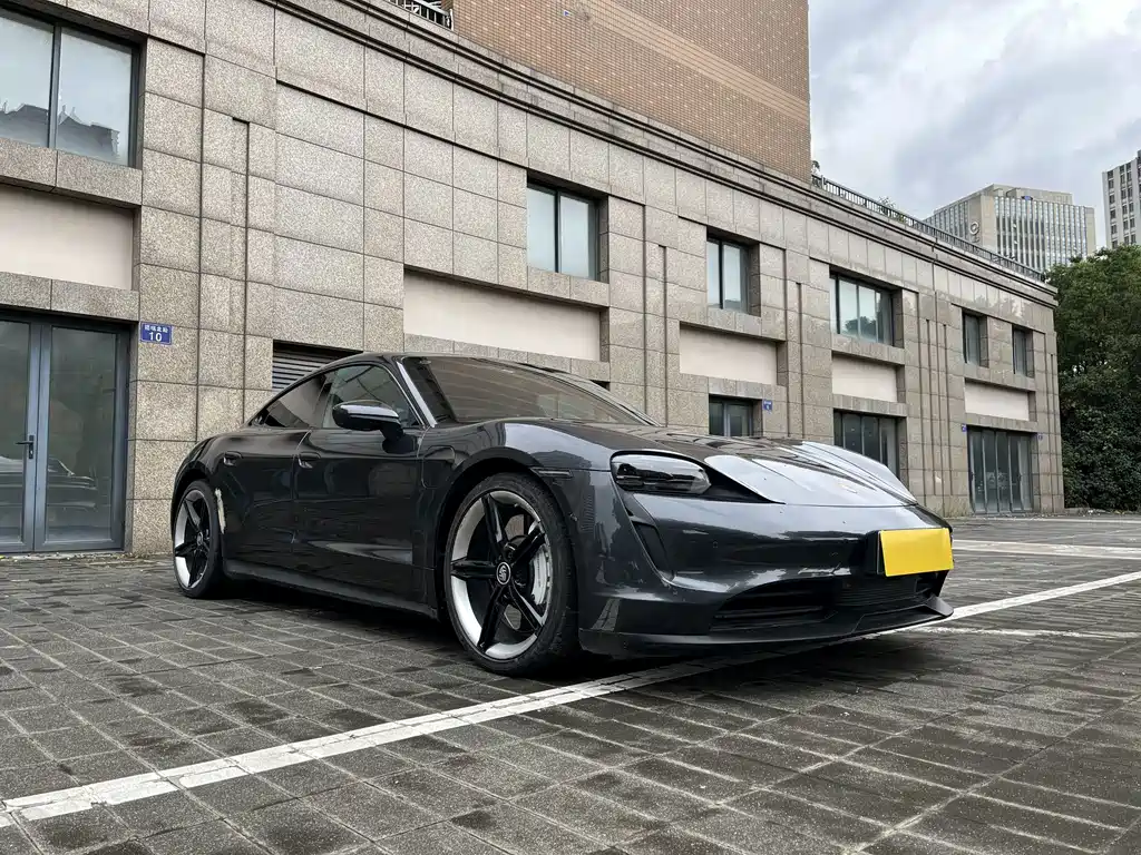 Porsche Taycan — миниатюра 2