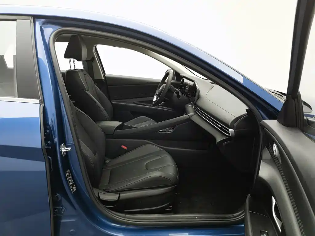 Hyundai Elantra — миниатюра 23