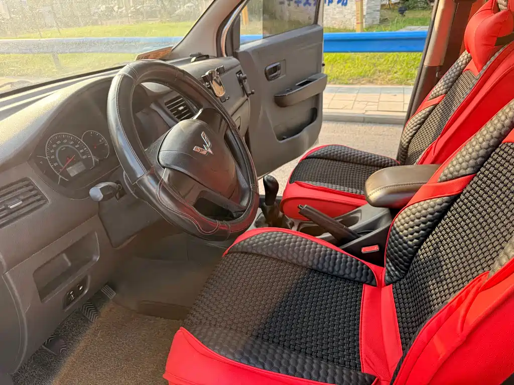 Wuling Rongguang V — миниатюра 14