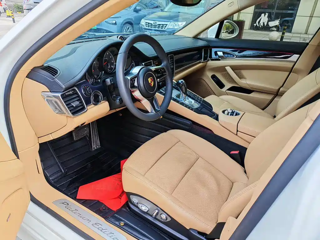 Porsche Panamera 2013 Panamera 4 Platinum Edition 3.6L