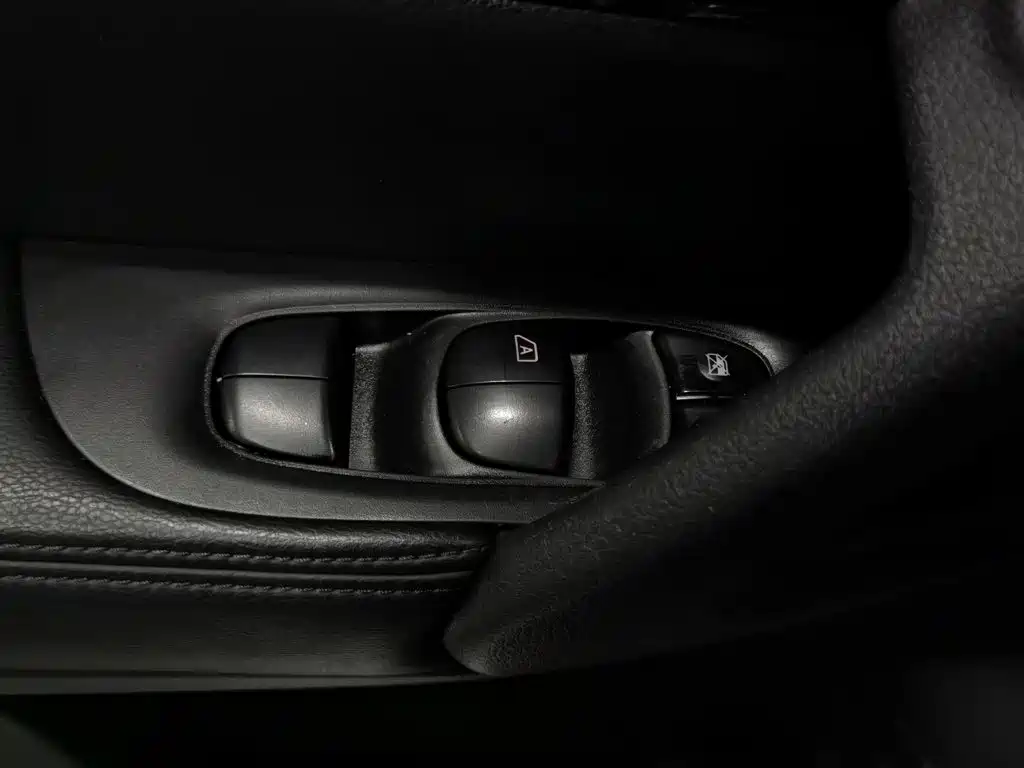 Nissan X-Trail — миниатюра 9
