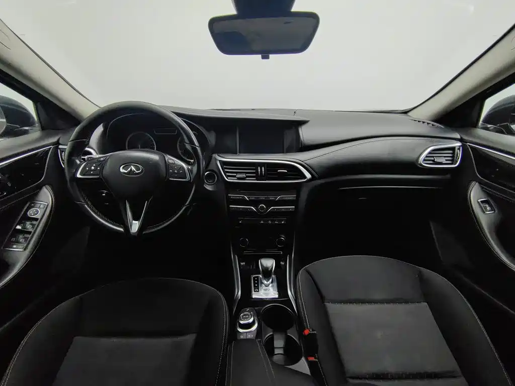 Infiniti QX30 — миниатюра 5