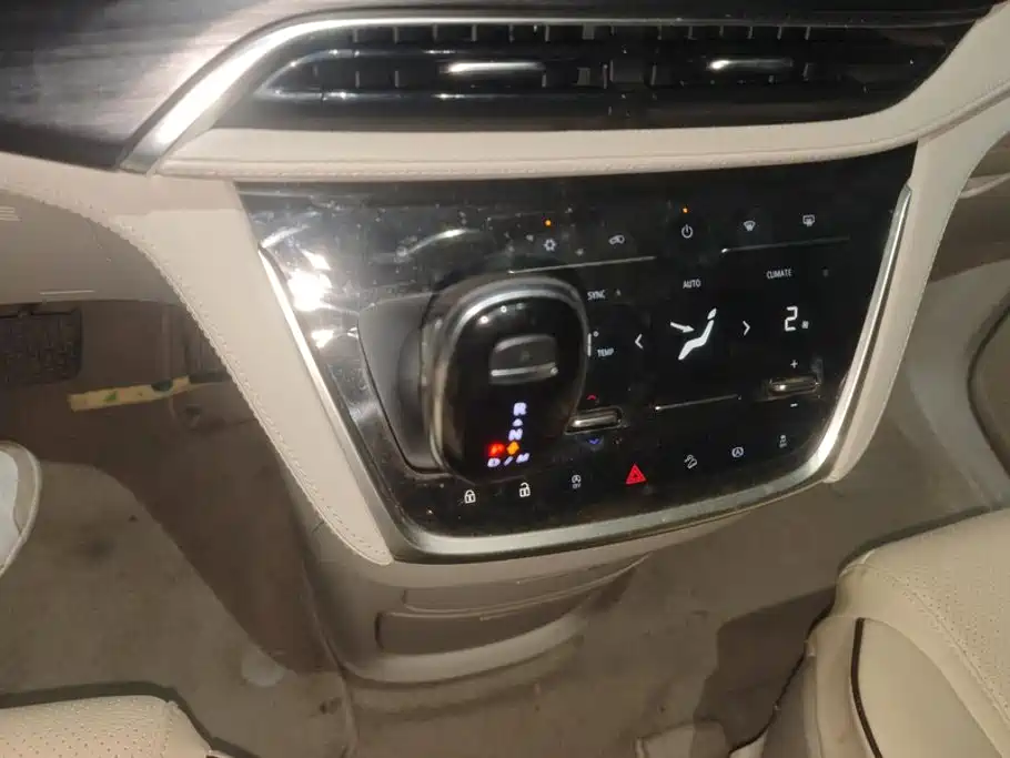 Buick GL8 — миниатюра 16