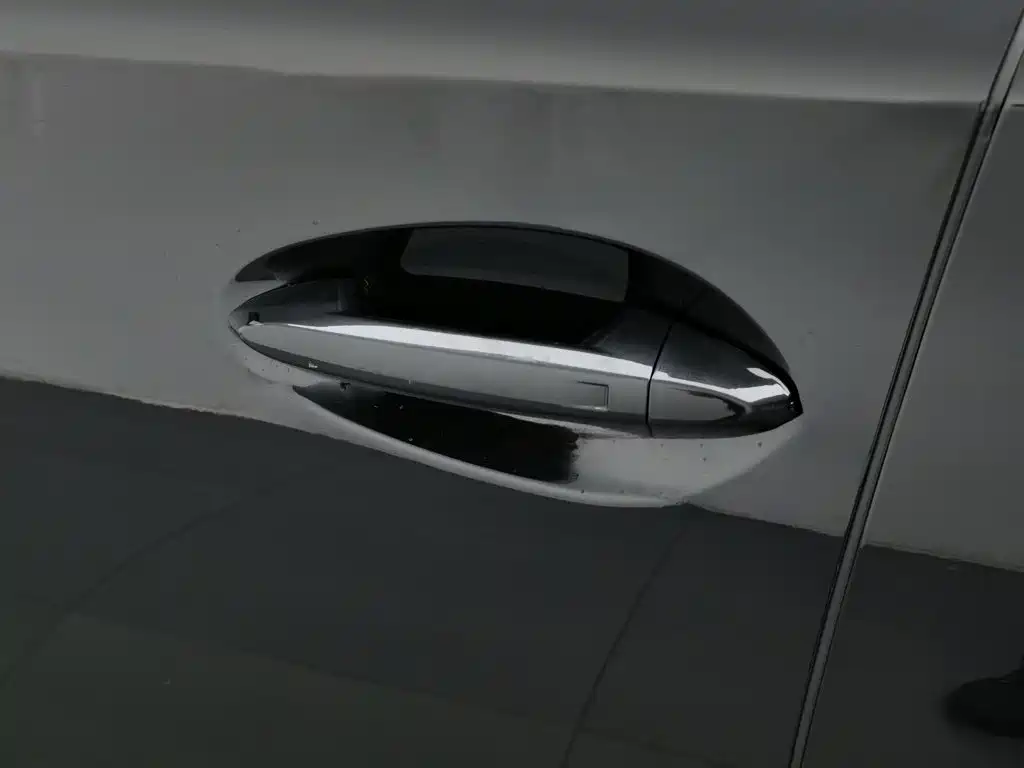 Hongqi Hongqi E-QM5 — миниатюра 18