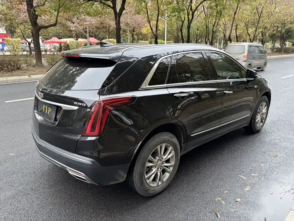 CADILLAC XT5