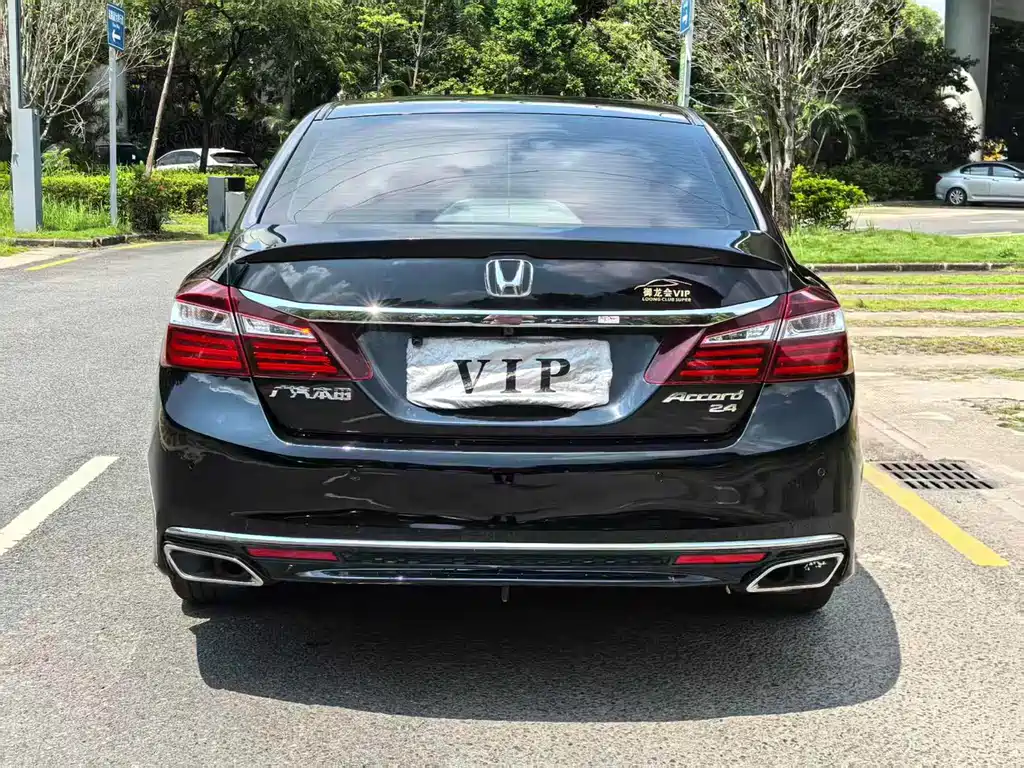 Honda Accord — миниатюра 9