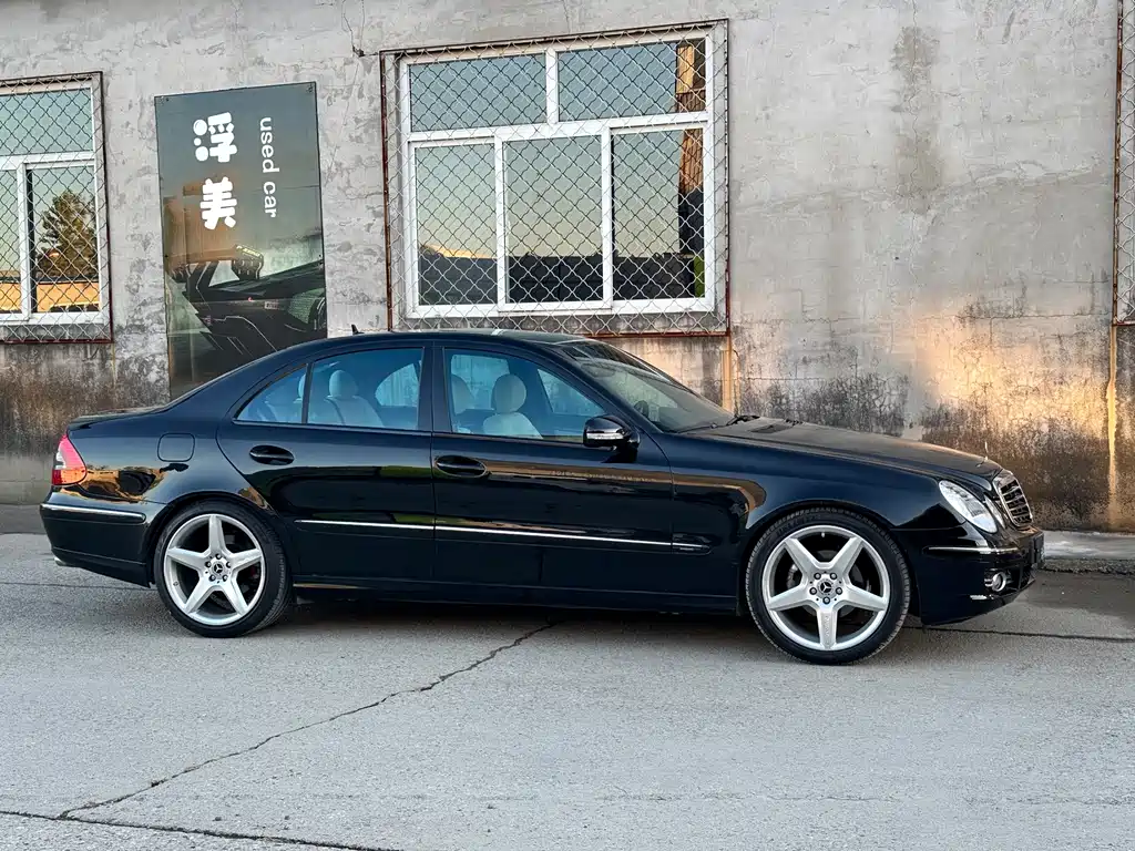 Mercedes-Benz E-Class — миниатюра 8