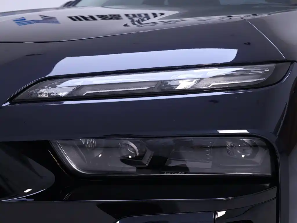 BMW 7 Series — миниатюра 4