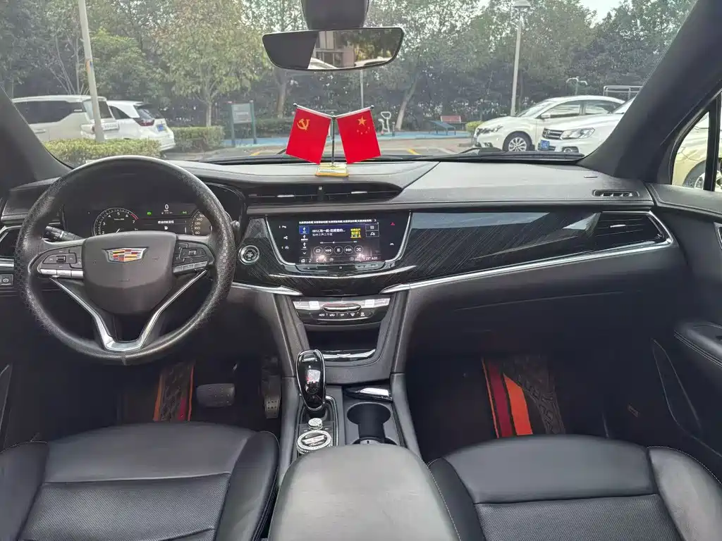 Cadillac XT6 2021 28T мест Luxury