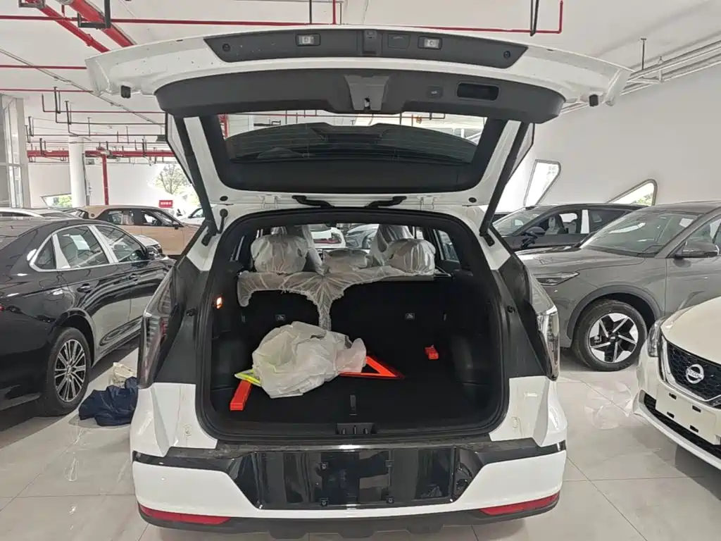 Geely Boyue L — миниатюра 19