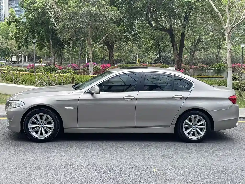 BMW 5 Series 5 2013 520i Elegant