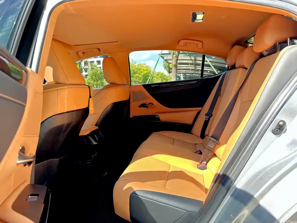 Lexus ES — миниатюра 7