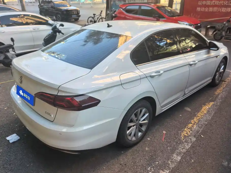 Volkswagen Bora — миниатюра 3