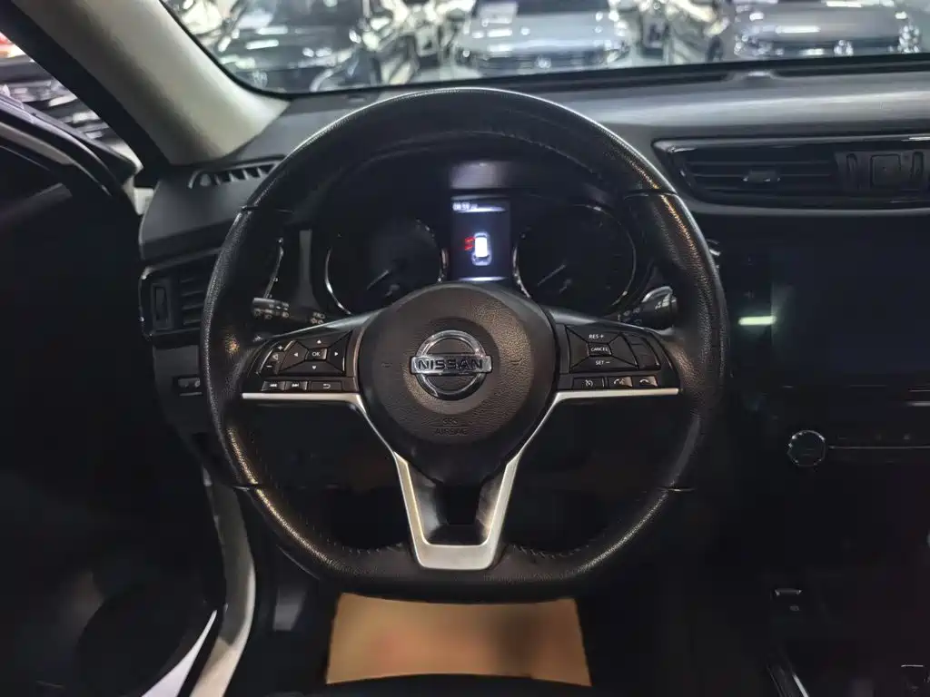 Nissan X-Trail — миниатюра 15