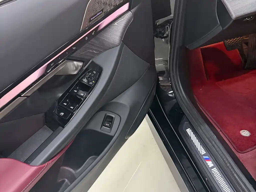 BMW 5 Series — миниатюра 3