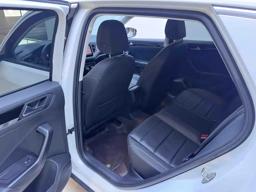 Volkswagen T-Roc 2022 280TSI DSG PLUS