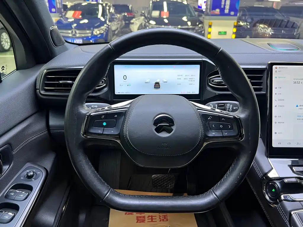 NIO ES8 2020 580KM мест
