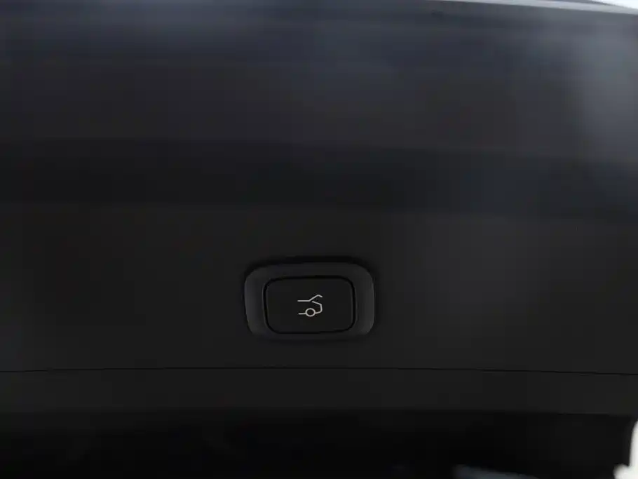 NIO ES8