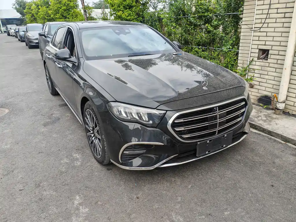 Mercedes-Benz E-Class — миниатюра 3