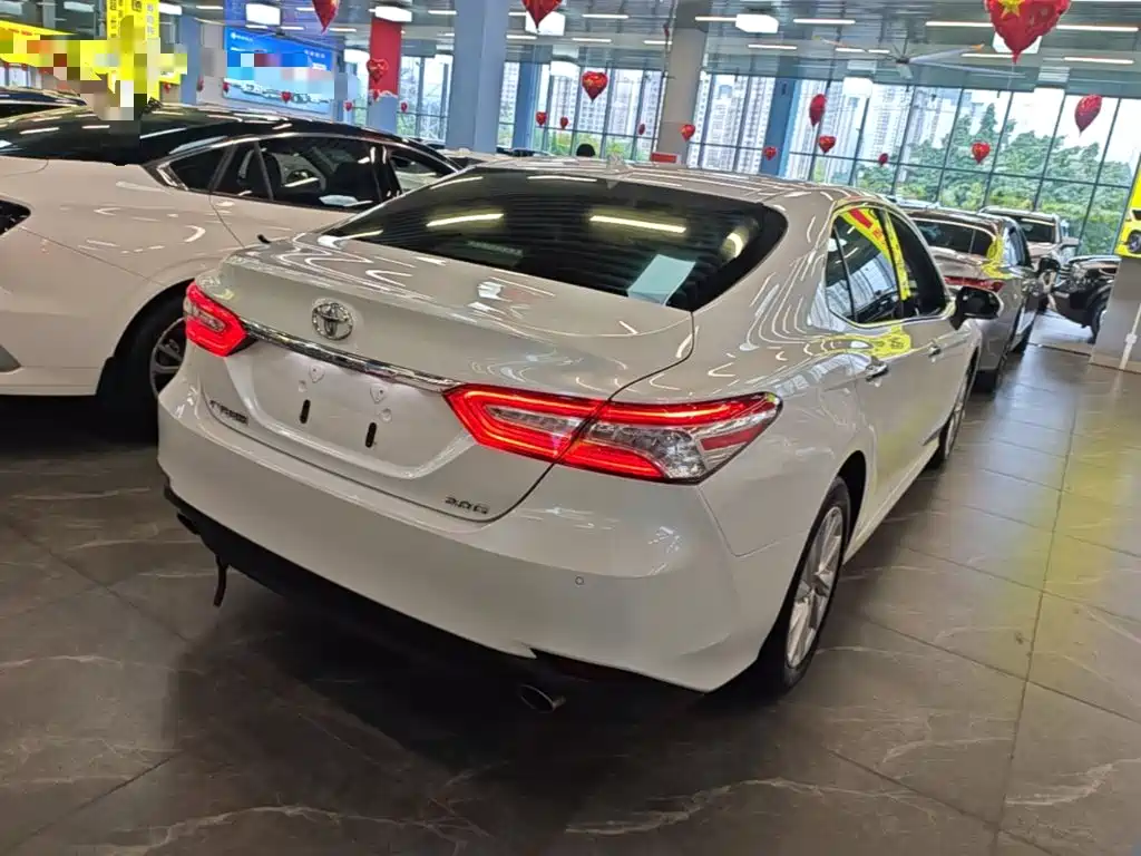 Toyota Camry — миниатюра 7