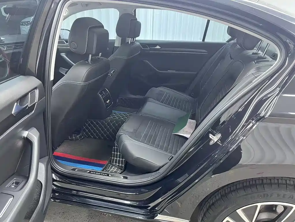 Volkswagen Magotan 2021 330TSI DSG 30