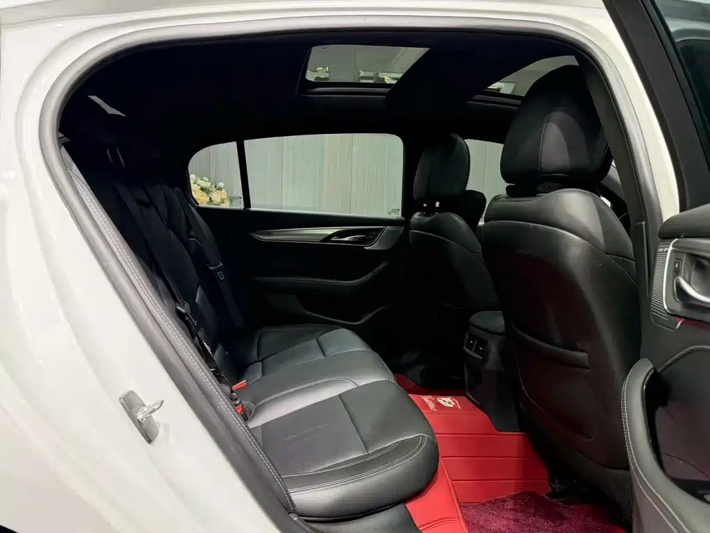 Cadillac CT5 — миниатюра 11