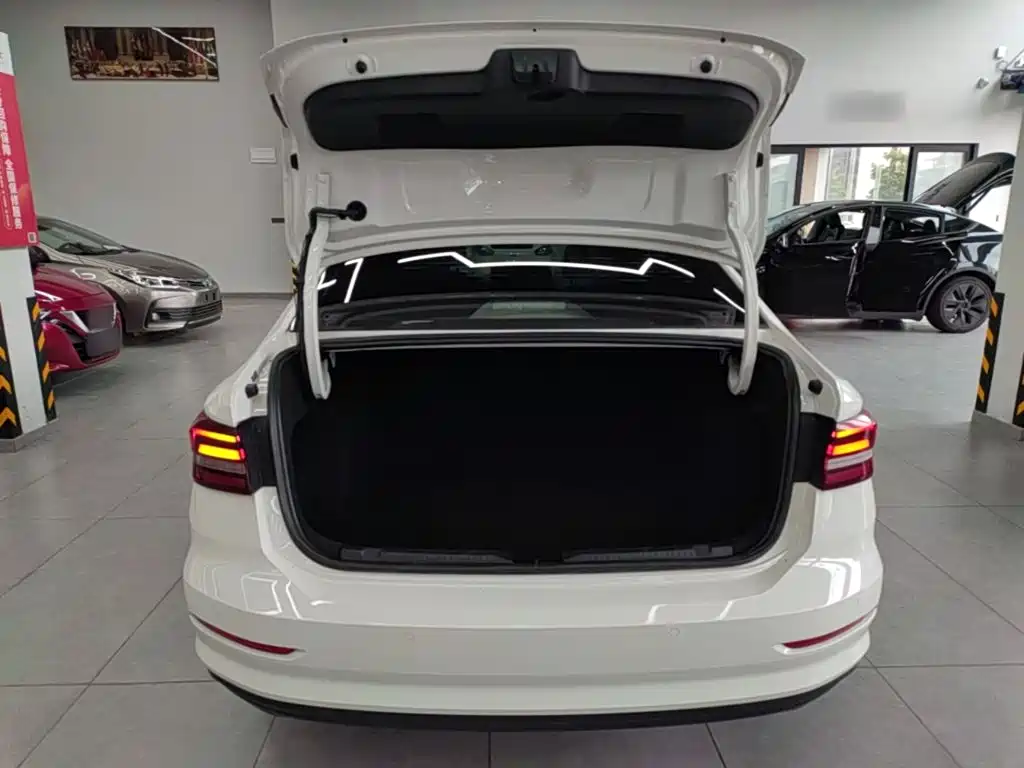 Volkswagen Lavida — миниатюра 19