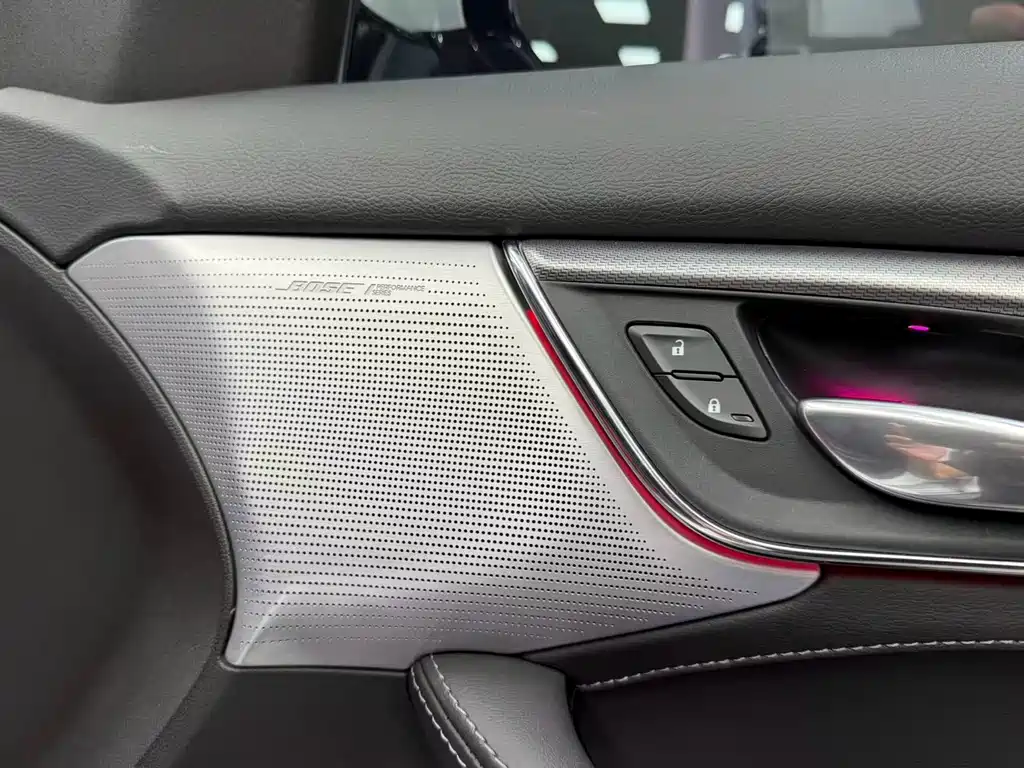 Cadillac CT5 — миниатюра 10