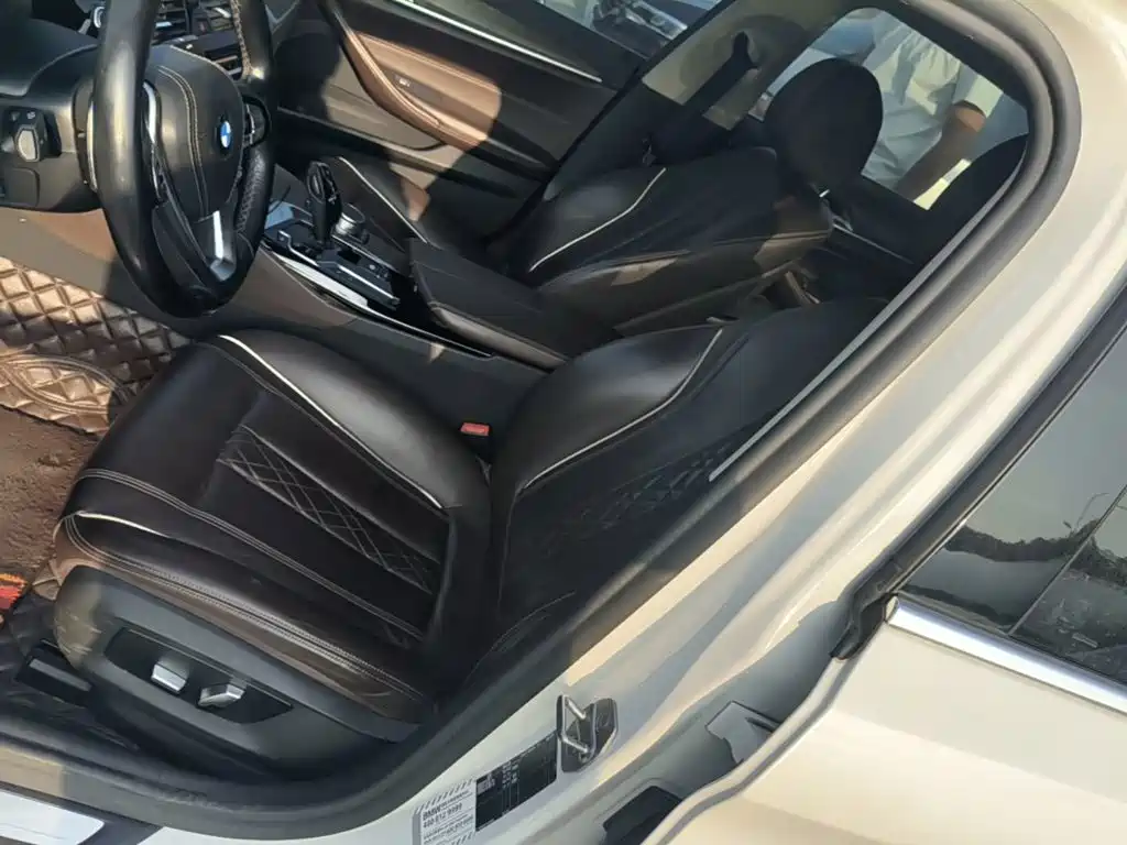 BMW 5 Series — миниатюра 15