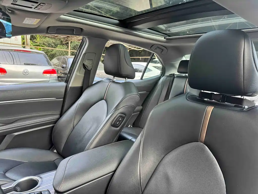 Toyota Camry 2019 2.5G Luxury V