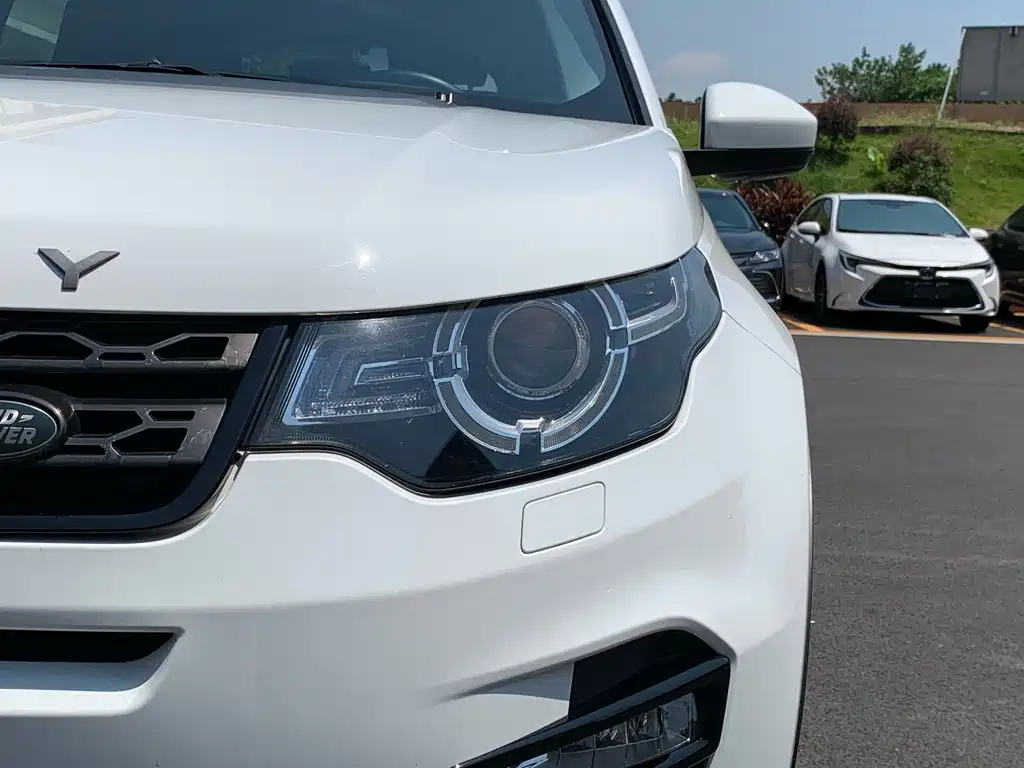 Land Rover Discovery Sport — миниатюра 12