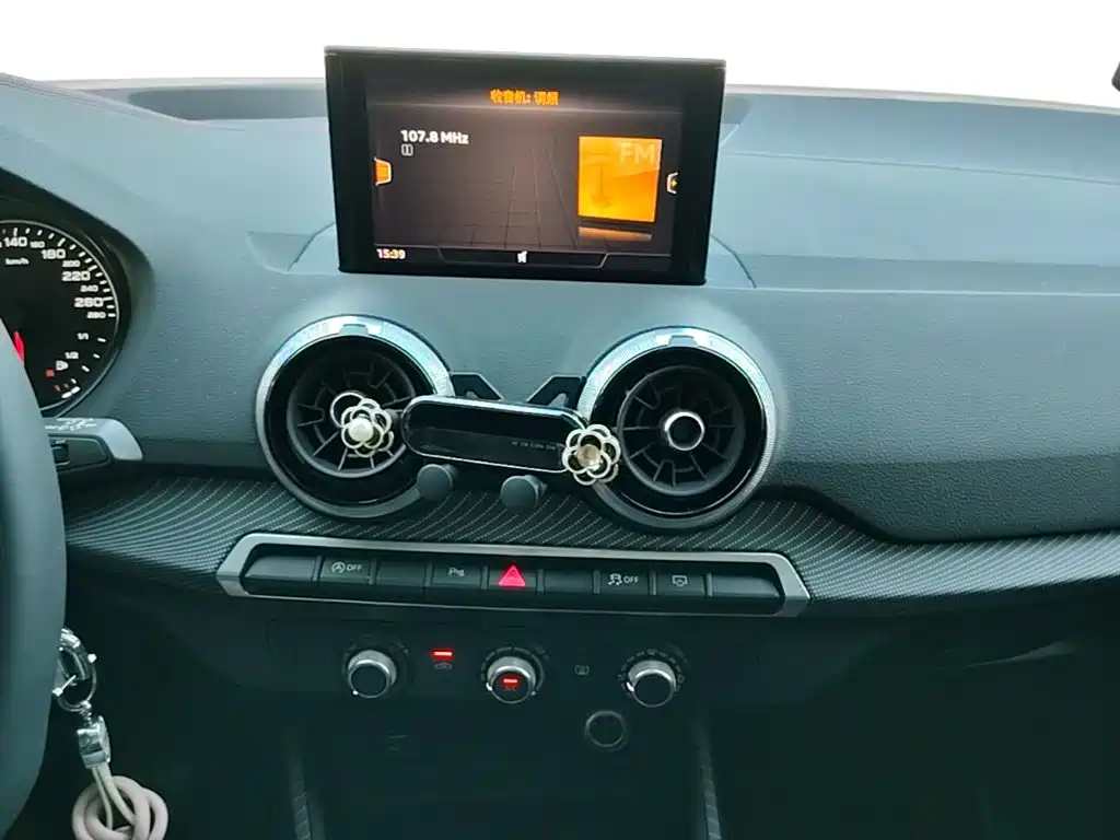 Audi Q2L — миниатюра 13