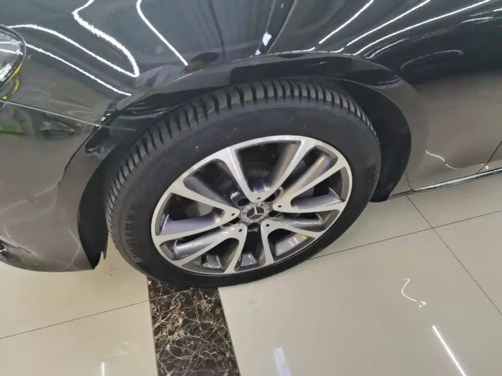 Mercedes-Benz E-Class — миниатюра 25