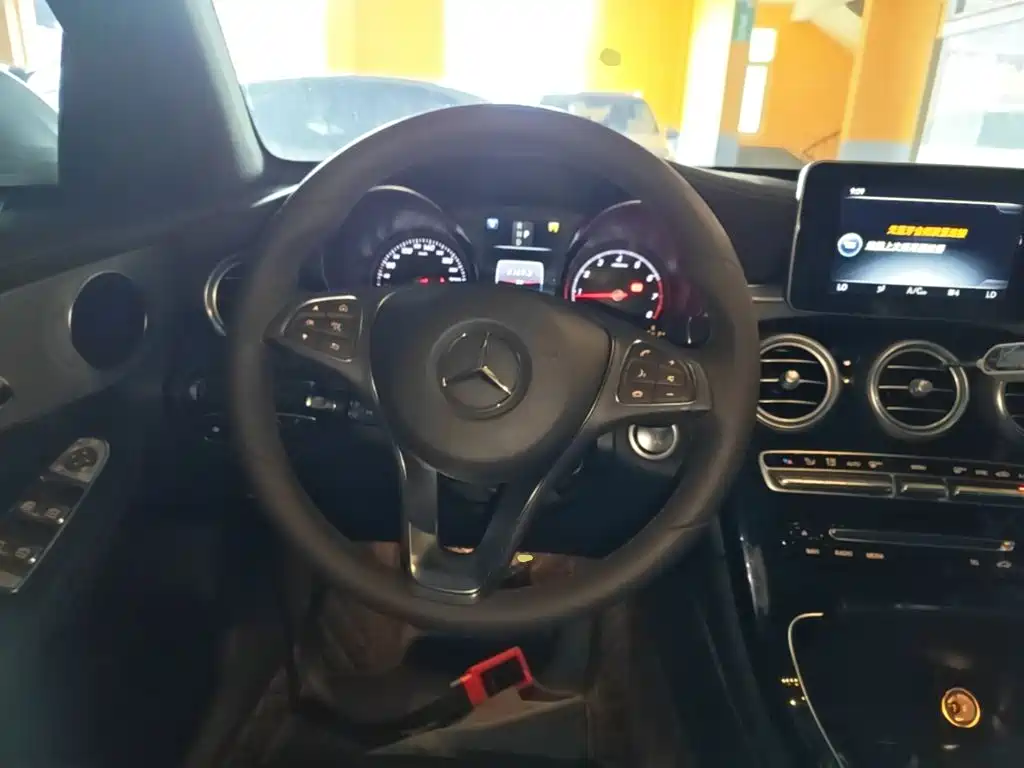 Mercedes-Benz GLC — миниатюра 11