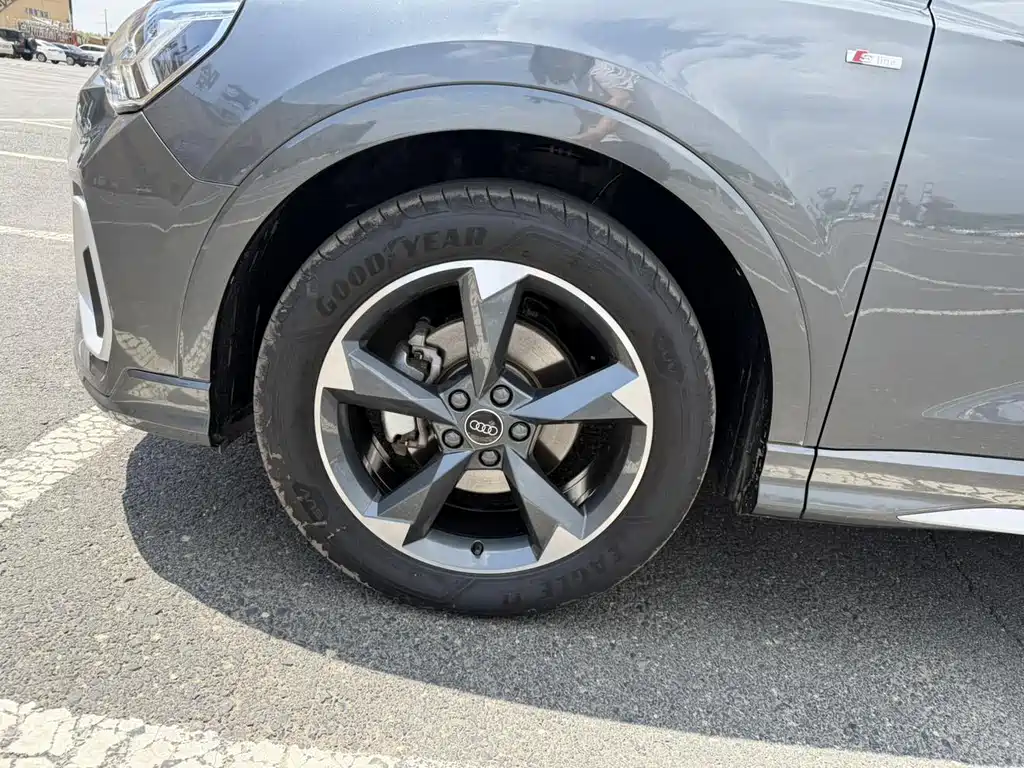 Audi Q3 — фотографии объявления, Фото 15