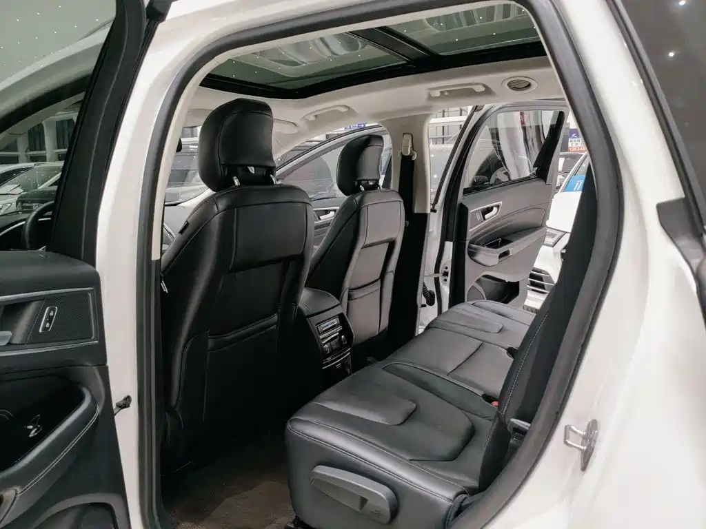 Ford Edge — миниатюра 17