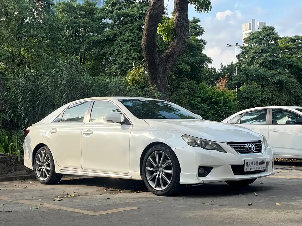 Toyota Reiz — миниатюра 3