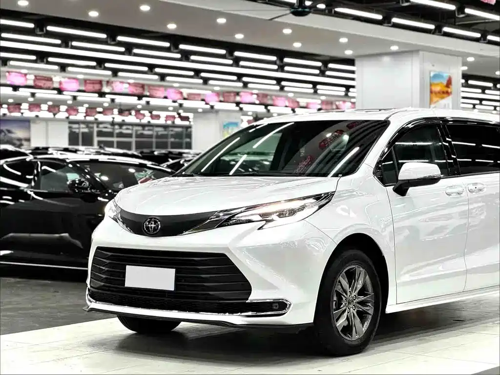 Toyota Sienna — миниатюра 12