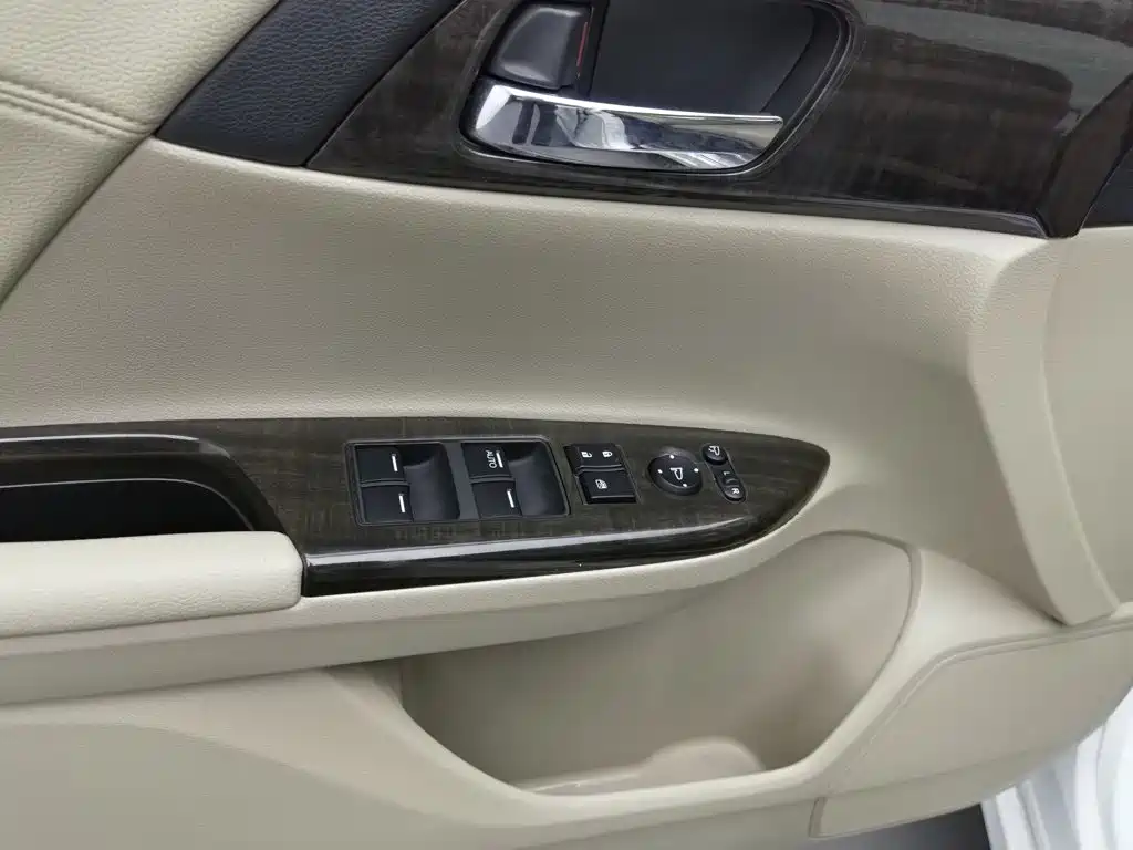 Honda Accord — миниатюра 9