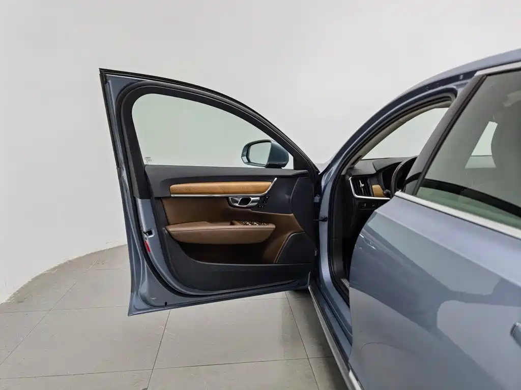 Volvo S90 — миниатюра 8