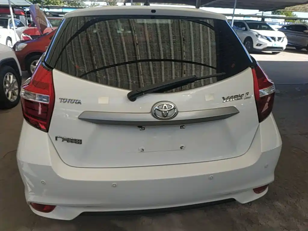 Toyota Yaris L — миниатюра 6