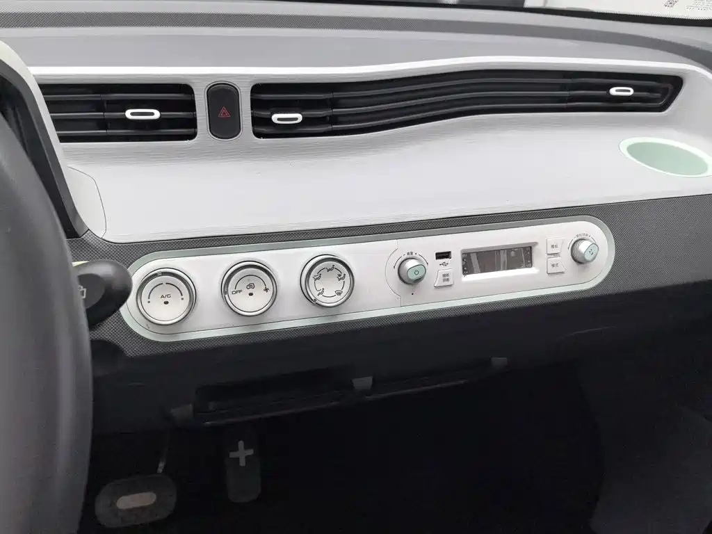 Wuling MINIEV — миниатюра 12
