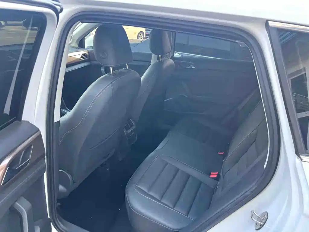 Volkswagen Tharu — миниатюра 5