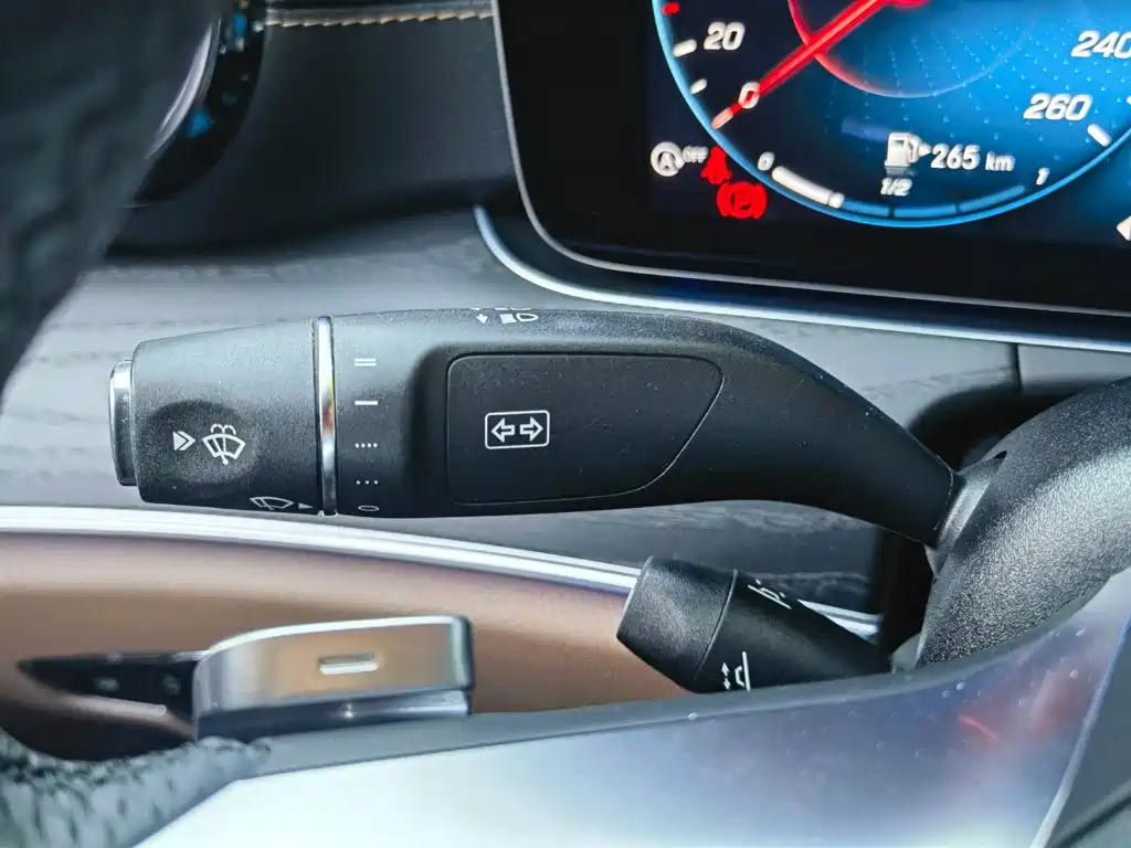 Mercedes-Benz E-Class — миниатюра 28