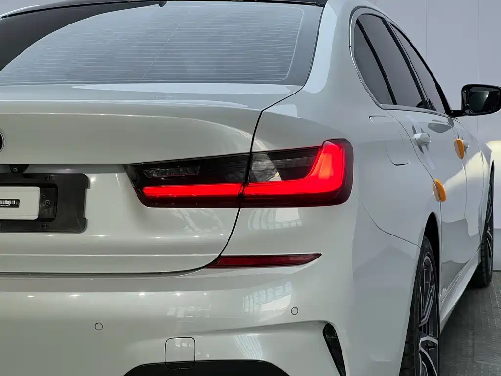 BMW 3 Series — миниатюра 26