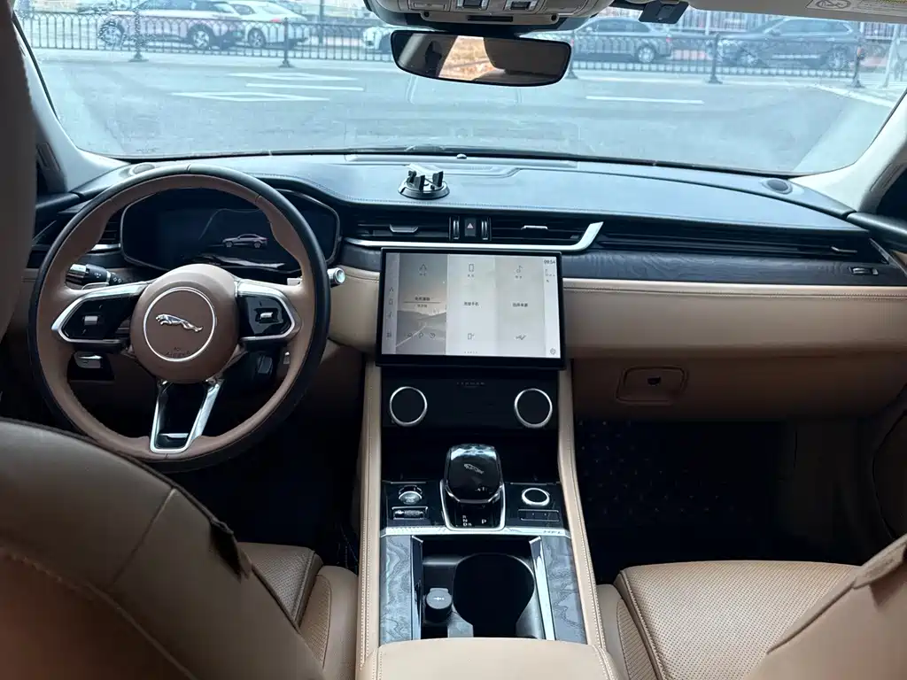 Jaguar XFL — миниатюра 8