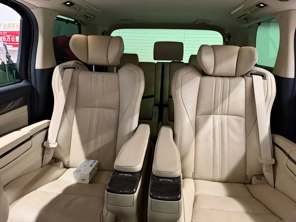 Toyota Vellfire — миниатюра 7